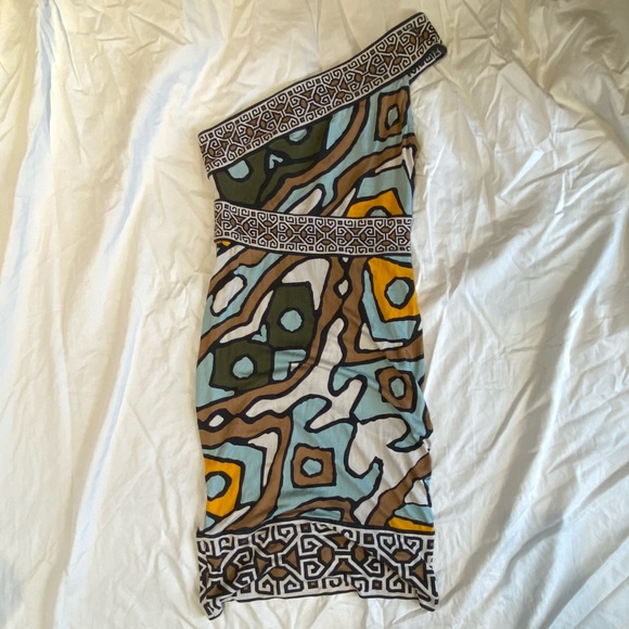 Rare Diane Von Furstenberg one shoulder silk dress US 2 - Picture 4 of 6